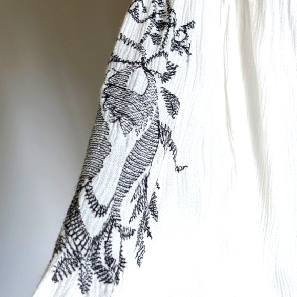 FREE People Boho Oversized Embroidered Tunic Rock it Tonight Top XS - Picture 8 of 16